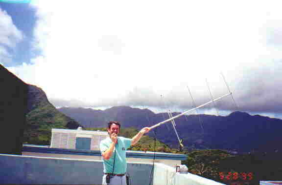 Greg WB6FZH/KH6 on Roof Castle Medical Center